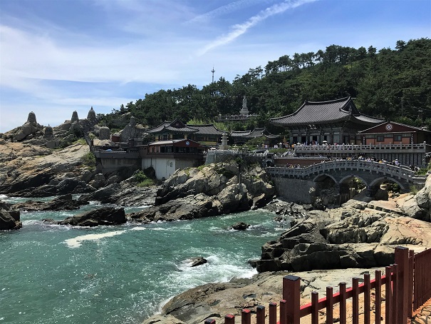 Yonggungsa-Temple-Budget-Breakdown-Backpacking-South-Korea-on-the-Cheap